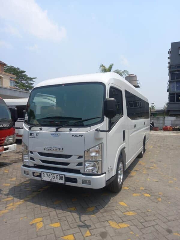 sewa bus pariwisata