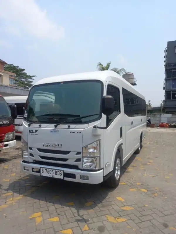 Sewa Bus Pariwisata Pilihan Terbaik Untuk Perjalanan Kelompok 10 sewa bus pariwisata